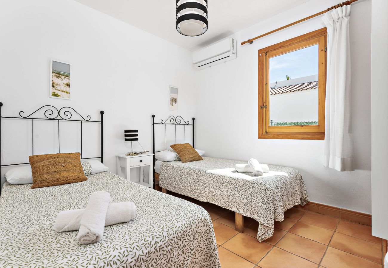 Villa in Cala´n Bosch - Villa Mar