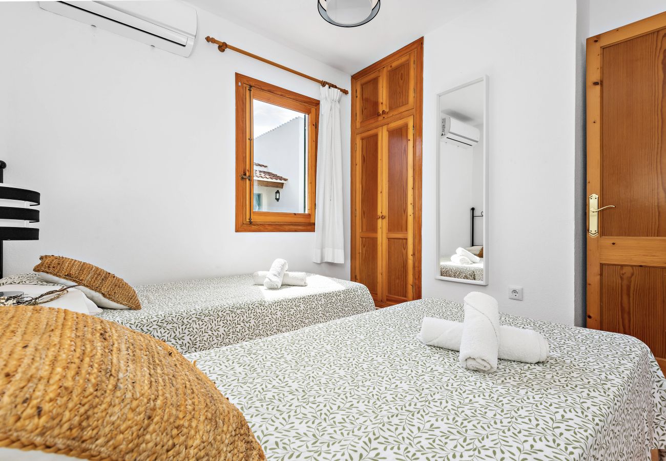 Villa in Cala´n Bosch - Villa Mar